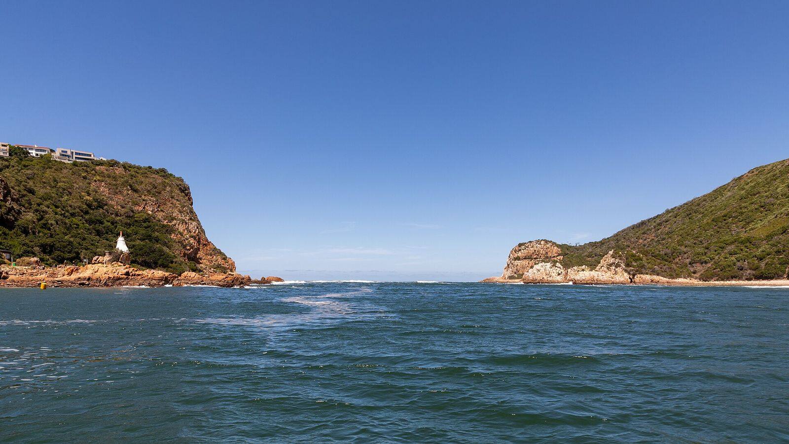 De Knysna Heads, twee rotskapen bij de ingang van de lagune van Knysna