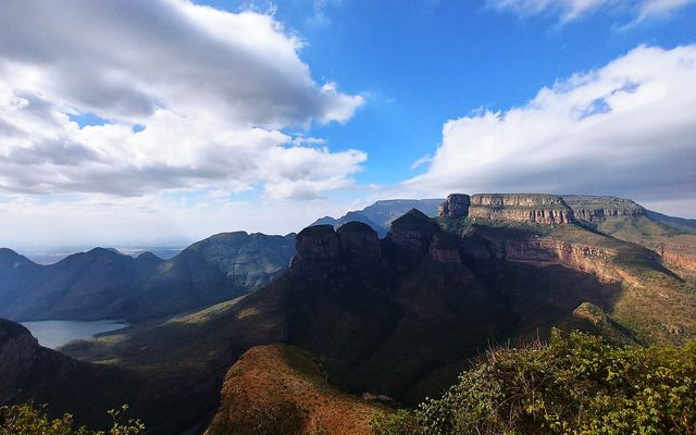 De Three Rondavels boven de Blyde River Canyon aan de Panoramaroute